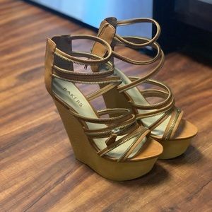 Wedge heels